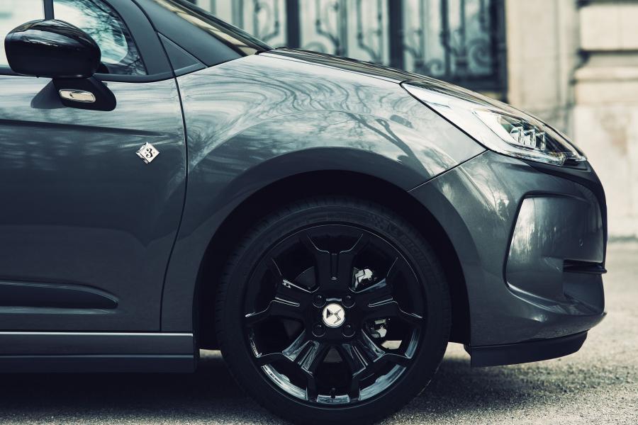 Детали экстерьера DS 3 Cafe Racer 2018 года  (фото 2 из 11)